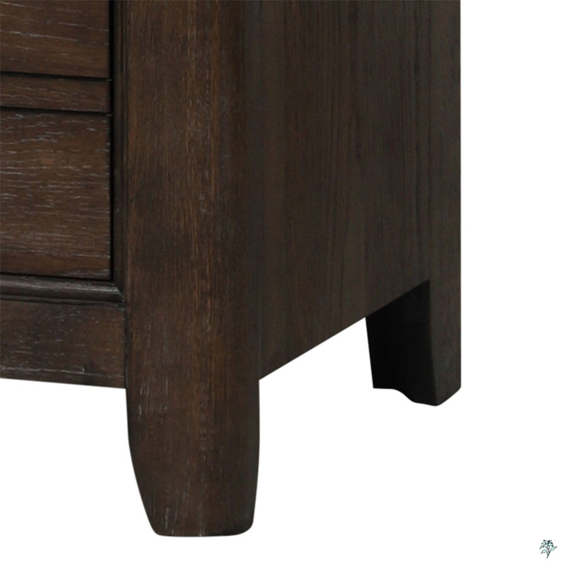 Charmante commode antique avec plusieurs tiroirs fonctionnels pour le rangement