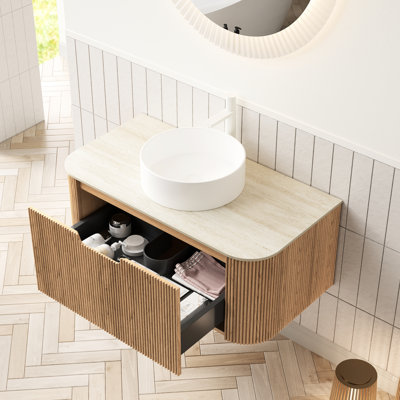 Meuble-lavabo de salle de bain avec finition rayée 3D en grain de bois naturel, lavabo rond en céramique blanc de 14 pouces, comptoir en pierre frittée, armoire de contreplaqué murale, espace de rangement généreux