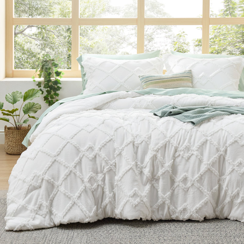 Bedsure Jacquard Comforter Set, White, King Comforter + 2 King Shams