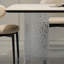 Table de salle à manger moderne et minimaliste-529501408