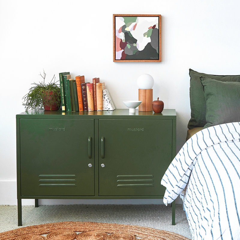 THE LOWDOWN, Olive