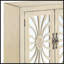 Console blanche antique avec portes en miroir, solution de rangement élégante pour les entrées et les couloirs