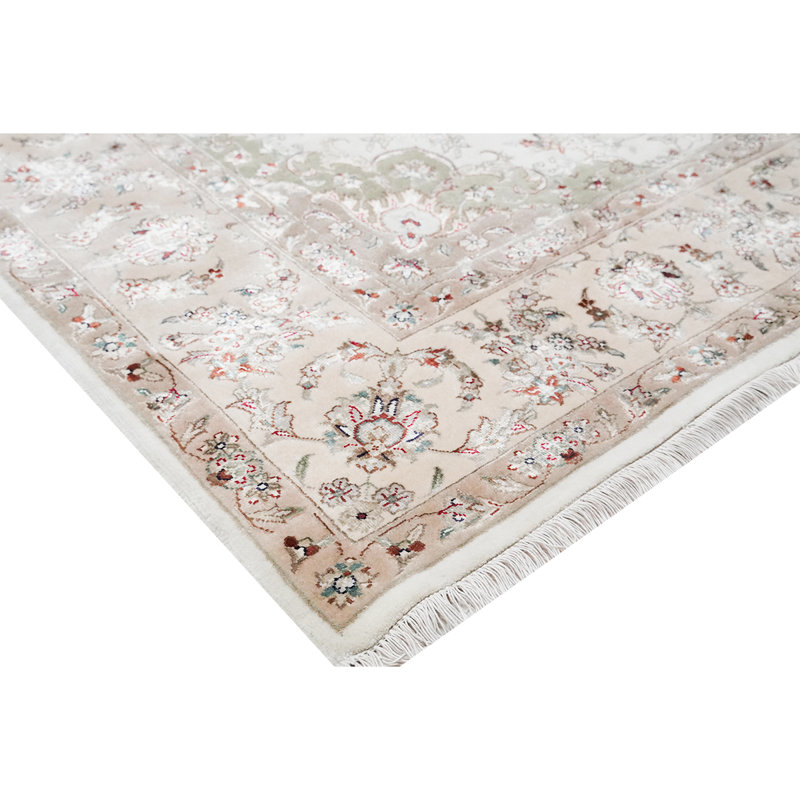 Intricately Hand Woven Wool Floral Area Rug, Rectangle 3' x 5'