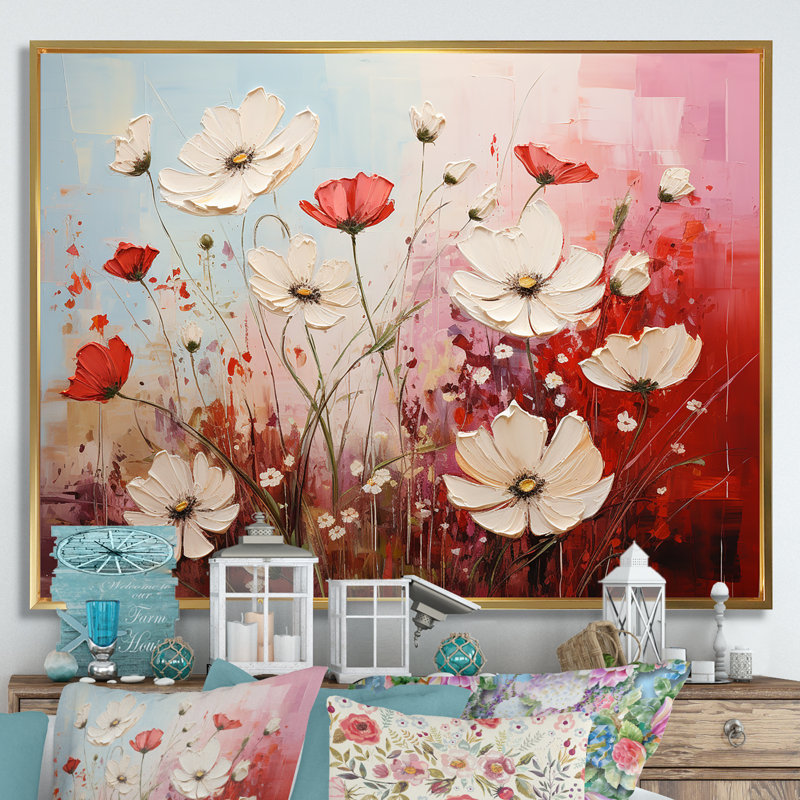 Pétales de cramoisi blancs et rouges dévoilés sur toile, Cadre flottant doré, H 24 po x l 32 po x P 0,5 po