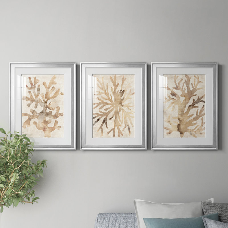 Parchment Coral I - ensemble de 3 cadres photo, H 30,5 po x l 67,5 po x P 1 po, Cadre argenté