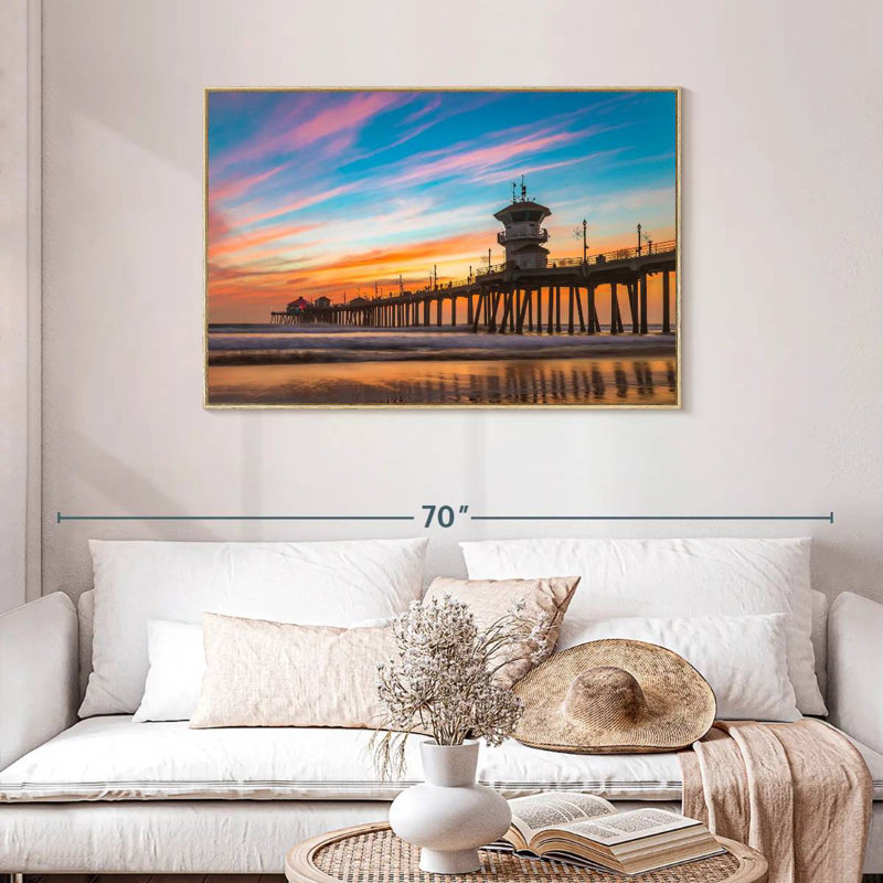 California Beach Dock au coucher du soleil, 25 po x 17 po, Cadre flottant en bois naturel