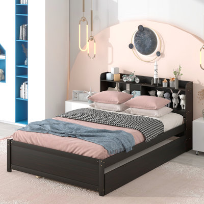Lit double avec lit gigogne et rangement pour la tête de lit, idéal pour les invités, construction en pin