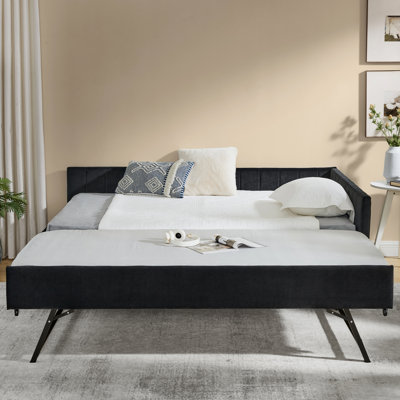 Lit de jour rembourré pleine grandeur en velours noir avec couchette, cadre de lit confortable et à rayures verticales pour un joli style Mid-Century moderne, café dans la bonne chambre, eucalyptus renforcé