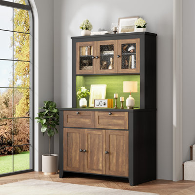 Armoire de garde-manger avec station de charge, armoire de rangement de garde-manger de ferme avec comptoir, grande huche de cuisine avec tiroirs de rangement et tablettes réglables et conception à ondulation d'eau pour la salle à manger,
