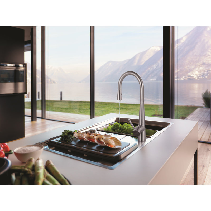Pull Out Single Handle Kitchen Faucet