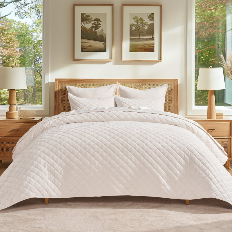 Luxury Diamond Crushed Velvet Quilt Set, Ivory White, King Quilt + 2 King Shams
