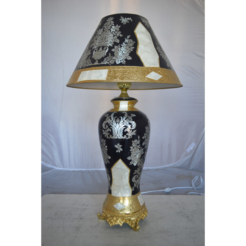 Lampe Vallee en résine dorée et argentée - Taille: L 18 po x l 18 po x H 30 po.