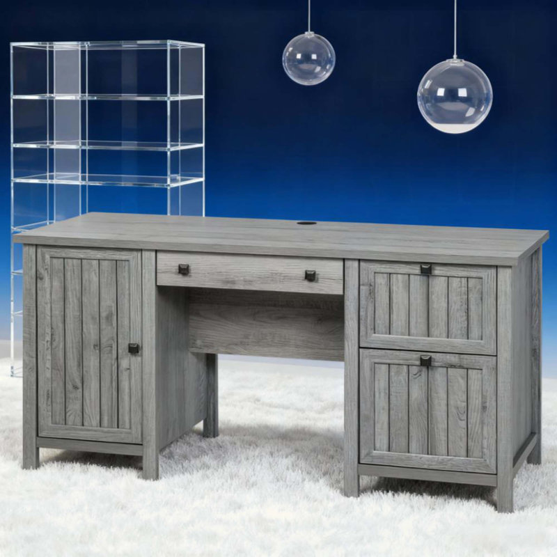 Bureau d'ordinateur de bureau rétro