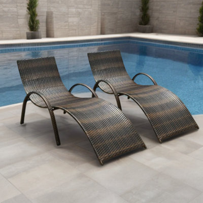 Outdoor Wicker Chaise Lounge