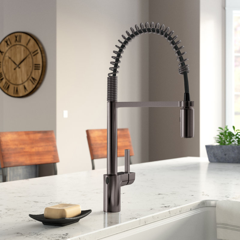 Robinet de cuisine rétractable à ressort à poignée simple MotionSense Wave avec la technologie Power Clean Align Moen