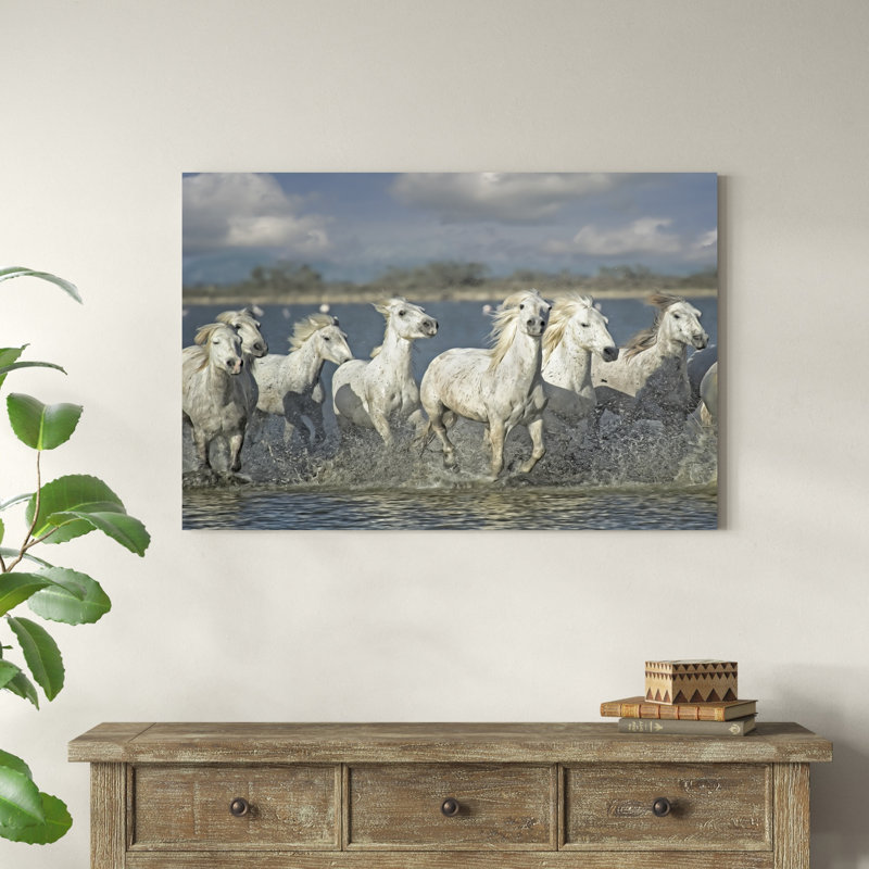 Chevaux blancs de Camargue, H 32 po x l 48 po x P 1,25 po