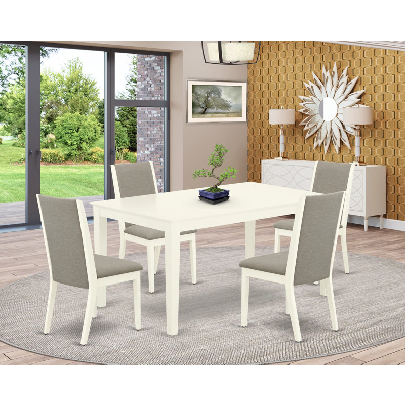L'ensemble de salle à manger 5 pièces comprend une table de salle à manger rectangulaire et 4 chaises rembourrées en tissu Shitake, blanc lin