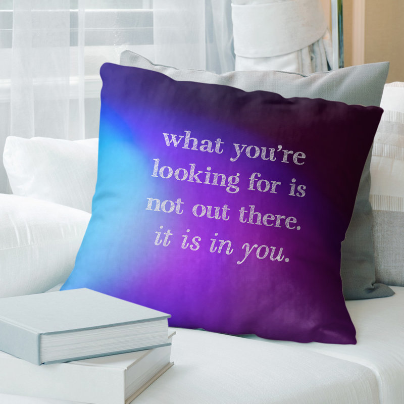 Coussin à la main, 14 po x 14 po, Bleu / Mauve, Polyester/ Bourre en polyester