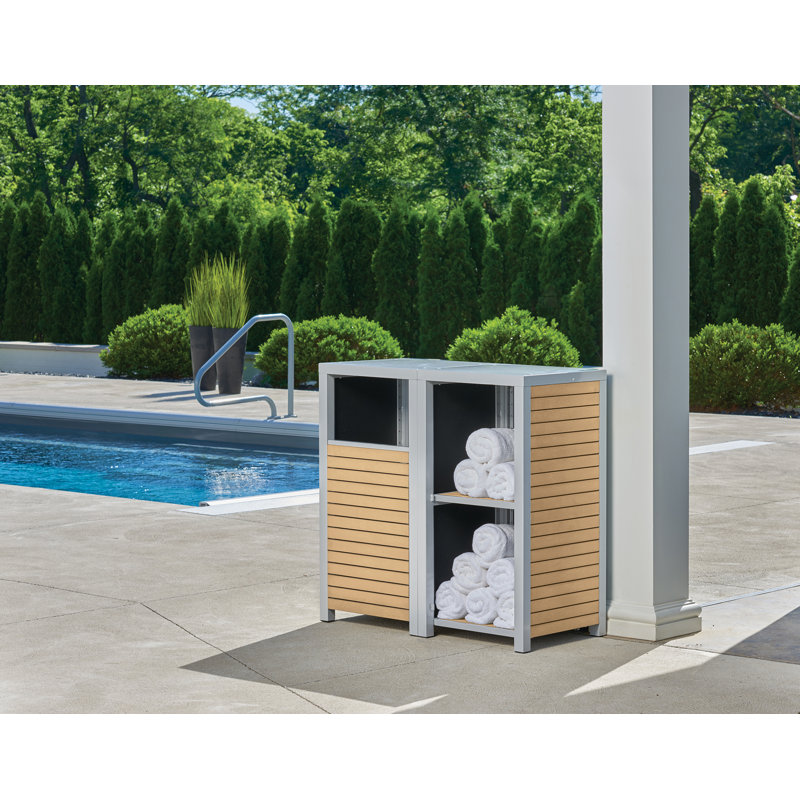 Valet Travira, Bois de teck naturel, H 42,25 po x l 21,25 po x P 21,25 po