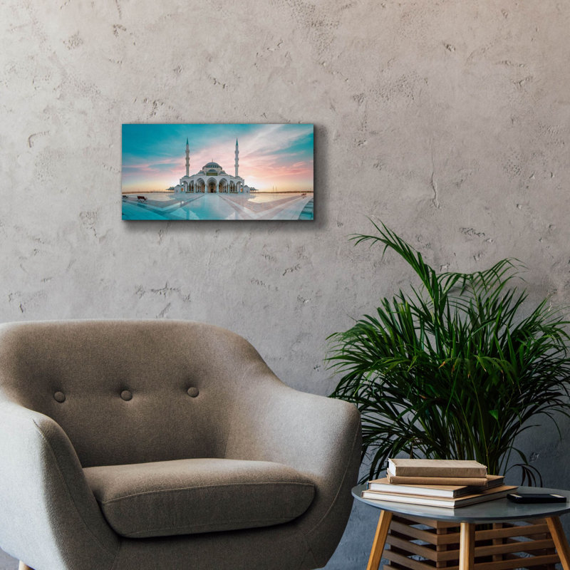 «Sharjah Mosque in Dubai» par Epic Portfolio, art mural sur toile, H 12 po x l 24 po x P 0,75 po