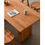 Table de salle à manger rectangulaire en bois massif de style rétro pour un usage domestique-712484592