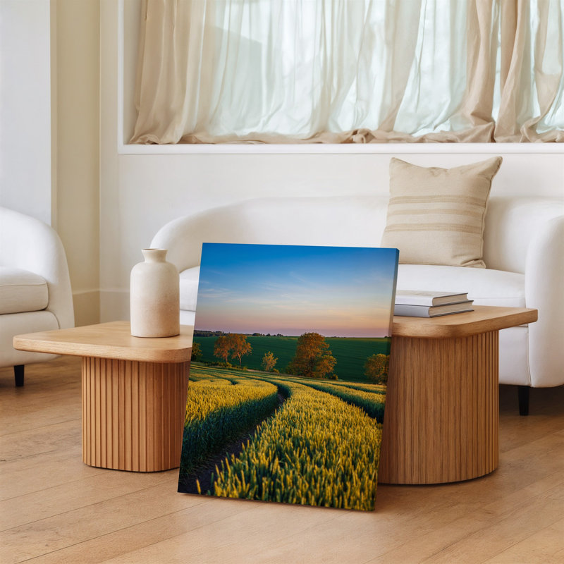 Reproduction d'art sur toile, "Un paysage serein avec de grands champs de blé doré", H 20 po x l 16 po