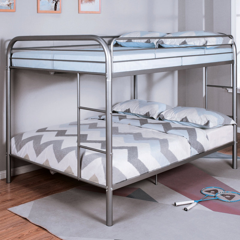 Lit superposé argenté double au-dessus d'un meuble de couleur intégrée de style contemporain