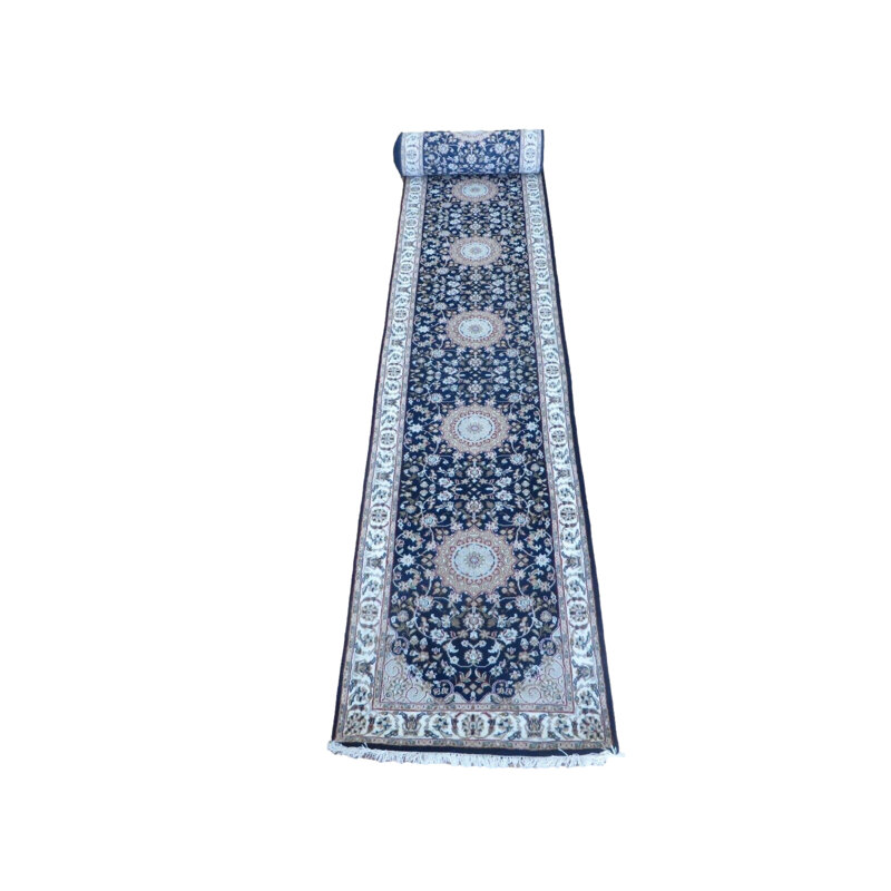 Tapis bleu marine unique de 2 pi 9 po x 24 pi 1 po