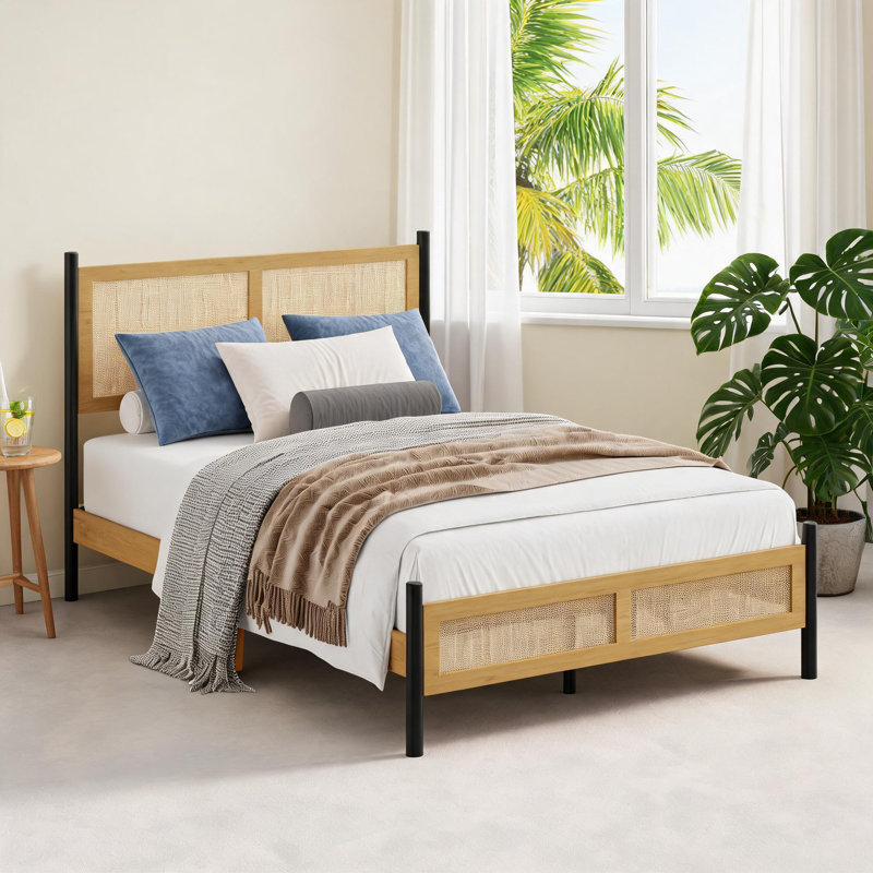 Base de lit plateforme en bois de rotin avec pied de lit intégré, support de lattes en bois silencieux, rangement sous le lit de 7,5 po, tête de lit en rotin tissé Boho, aucun sommier requis, assemblage facile.