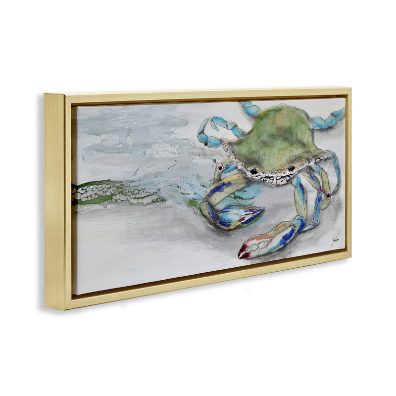 Crabe vif sur le rivage de la plage, H 11 po x l 25 po, Cadre flottant métallique doré