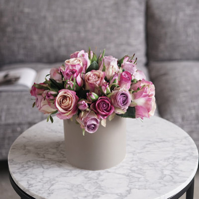 Arrangement floral roses vase