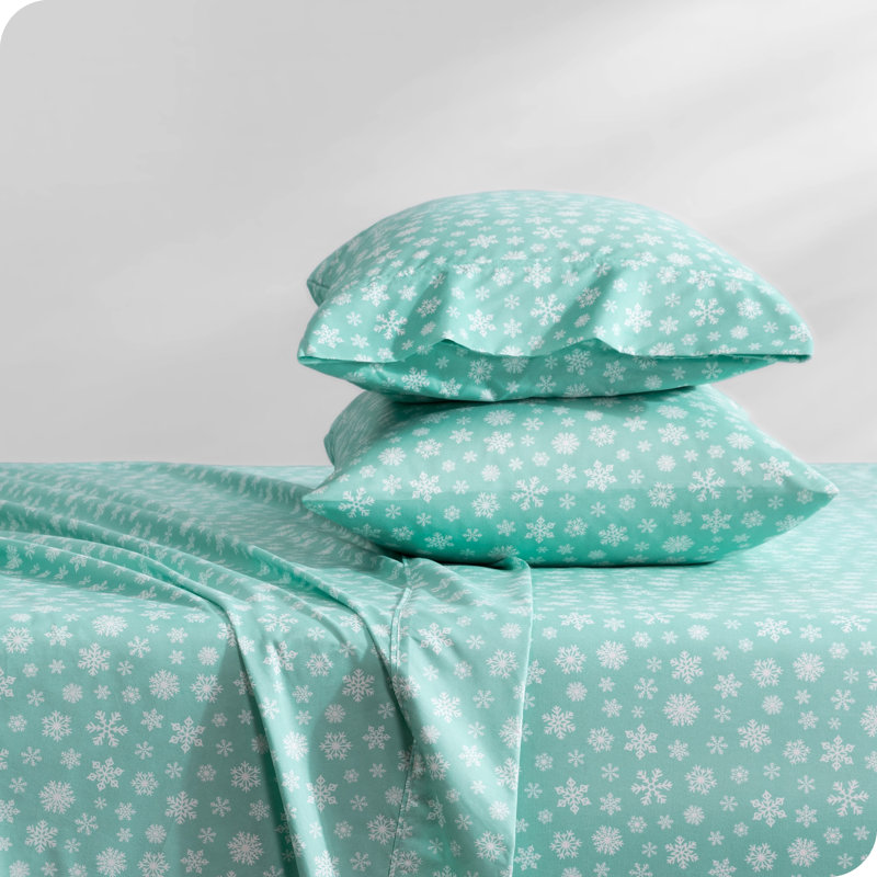 Snowdrift Green and White Microfiber Full Sheet Set