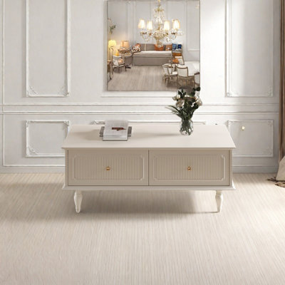 Table basse à la française de style français