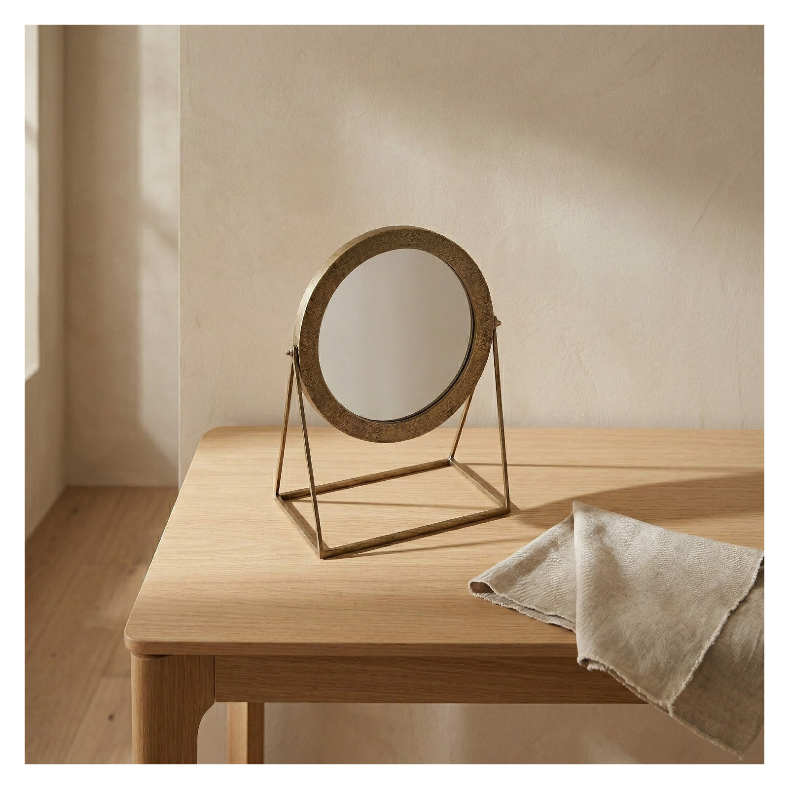 Yasmin Round Mirror, Gold