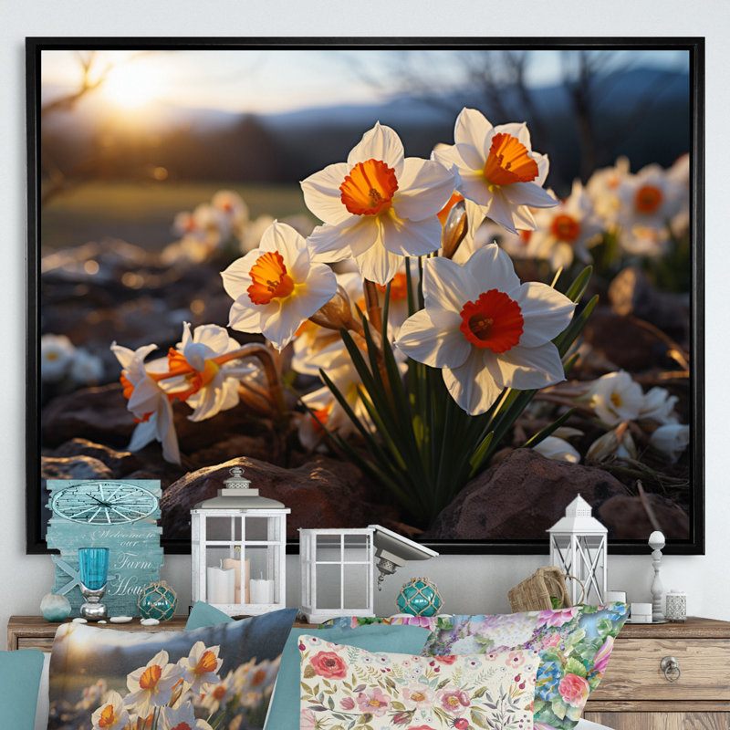 Daffodils Field Sunset II - Floral Wall Decor, H 24 po x l 32 po x P 1 po, Cadre flottant noir