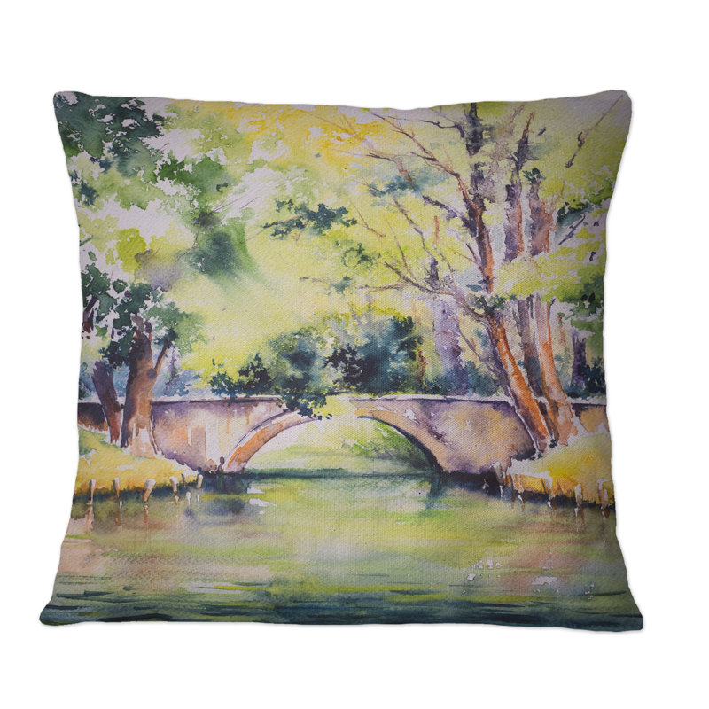 Bridge Over River In Green Park - Coussin décoratif à imprimé traditionnel, 18 po x 18 po