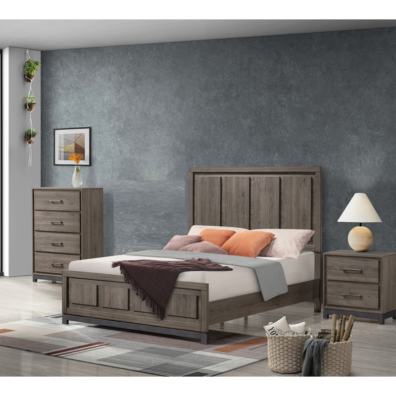 Très grand lit transitionnel avec un design épuré, des tons de bois riches et une finition chêne gris chaud. Assemblage simple et contemporain.