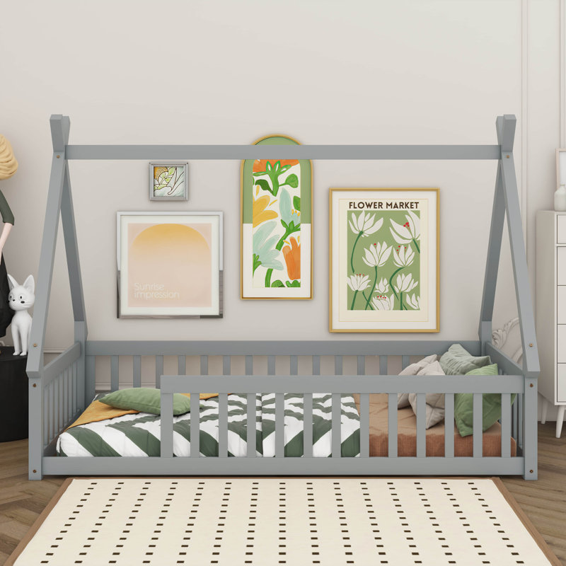 Lit simple en forme de tente Montessori avec garde-corps de sécurité et entrée ouverte, gris
