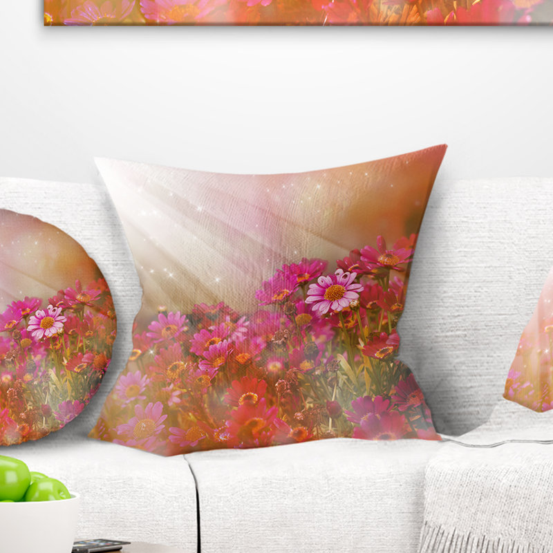 Petites fleurs rouges et roses printanières - coussin à imprimé floral, 18 po x 18 po, Coussin décoratif