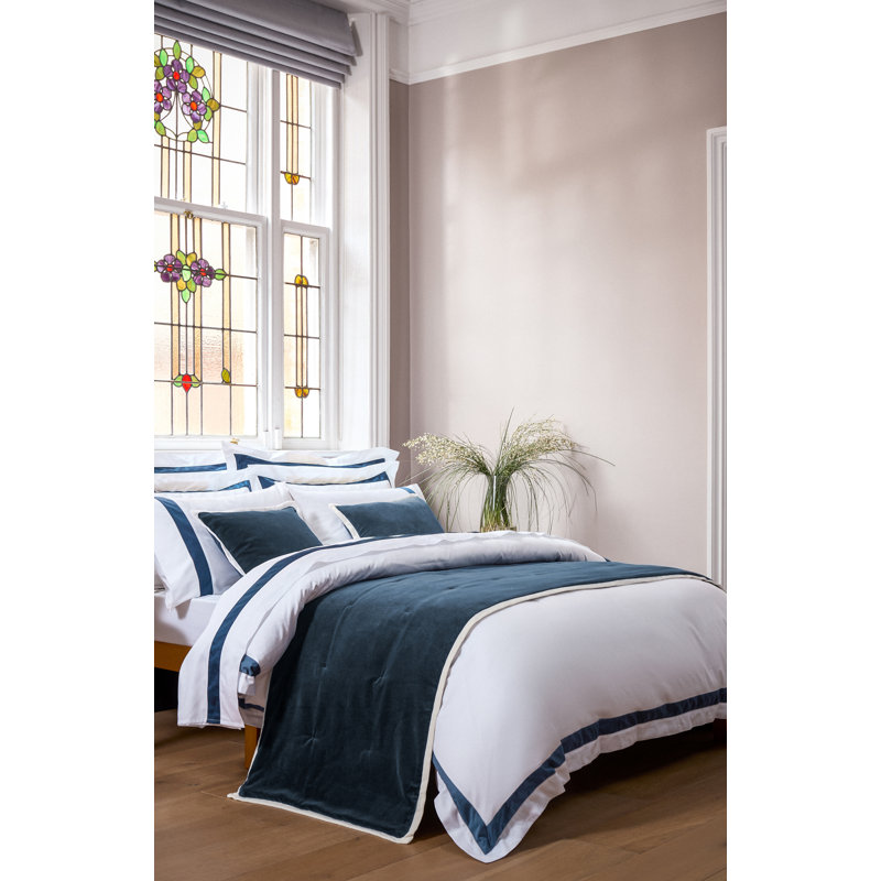 Balmoral Duvet Cover Set, King Duvet Cover + 2 Standard Pillowcases, White/Navy Blue