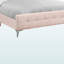Grand lit tapissier Paris, velours rose, structure en métal avec pieds, H 49,36 po x l 65,89 po x L 87,77 po