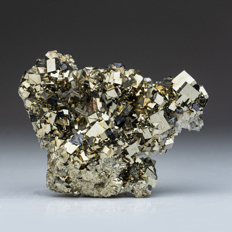 Pyrite avec sphalérite du Madan, Rhodope, bulgarie