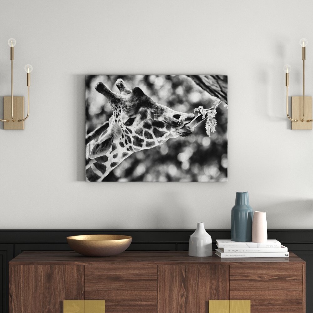 Leinwandbild Giraffe Gesicht in Monochrom