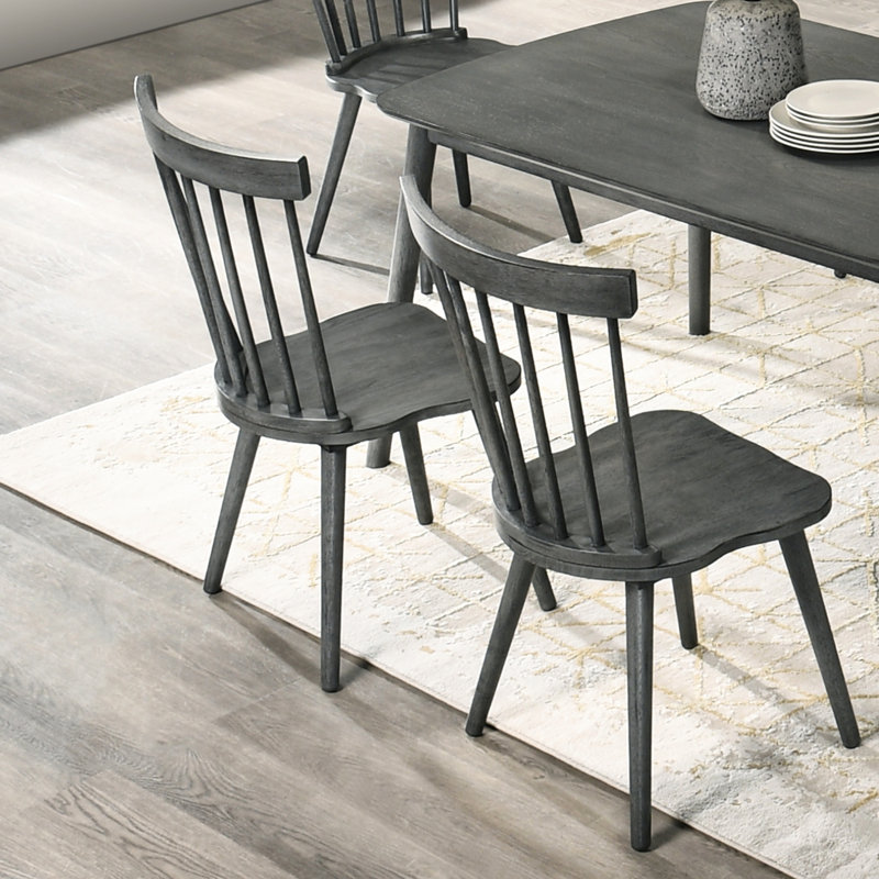 De 2 chaises de salle à manger en bois massif rustique pour une pièce avec une structure stable et une cuisine attrayante intemporelle