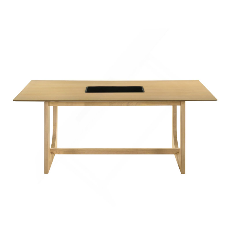 Table de salle à manger rectangulaire exquise à finition naturelle pour espaces élégants