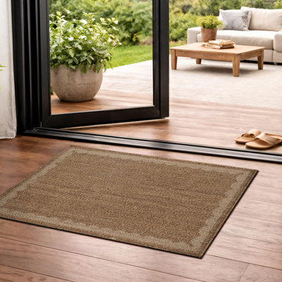Scallop Border Sand/Natural Easy-Care Jute-Style Indoor/Outdoor Flat Woven Area Rug