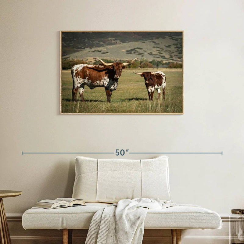 Texas Longhorn et son mollet, Cadre flottant en bois naturel, 37 po x 25 po