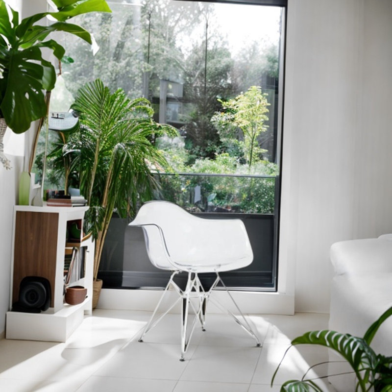 Chaise en acrylique Rugen