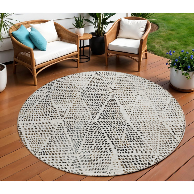 Tapis intérieur lavable 8 po à motif géométrique ivoire et beige