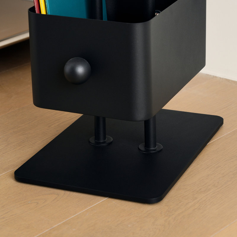Bibliothèque décontractée de style boîte en métal colorée avec 4 tablettes verticales cubiques, dossier fermé, angle de 90 pour le coin, occupant un espace minimal, espace de vie principal idéal